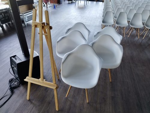 Aluguer Cadeira Daw Eiffel Branco. Magnezya Event Support